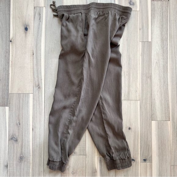 Bella Dahl Brown lightweight easy Jogger Pants. Size Small - Picture 7 of 10